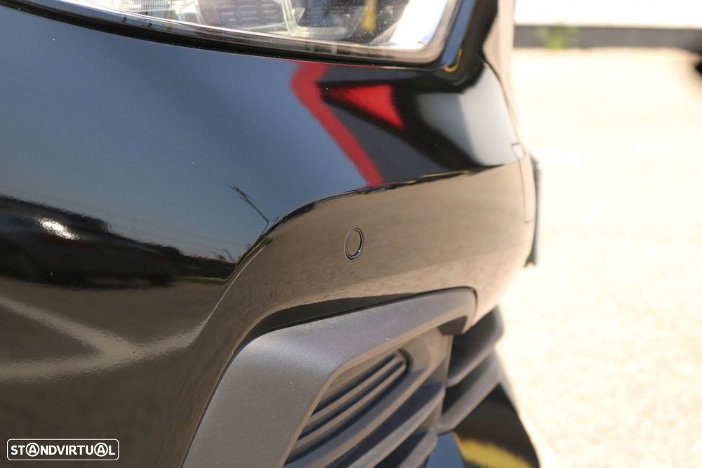 BMW 118 d Pack Desportivo M — fotografia 11