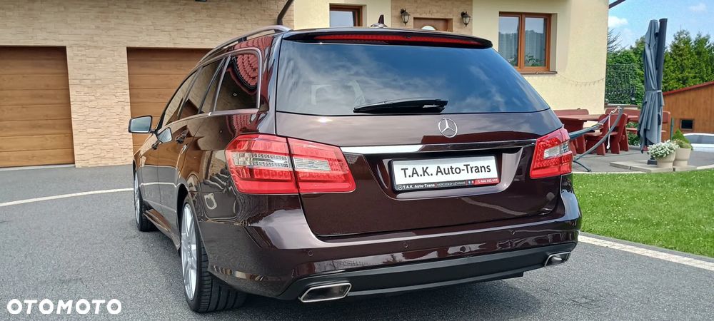 Mercedes-Benz Klasa E 300 CDI DPF BlueEFFICIENCY 7G-TRONIC Avantgarde - 16