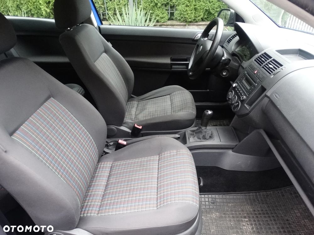 Volkswagen Polo 1.4 16V Comfortline - 12