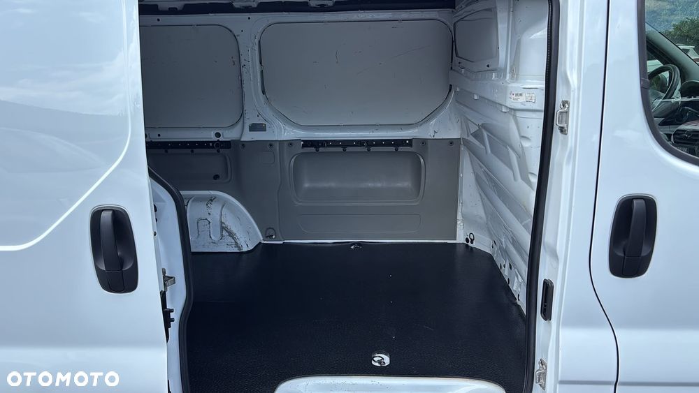 Opel Vivaro - 23