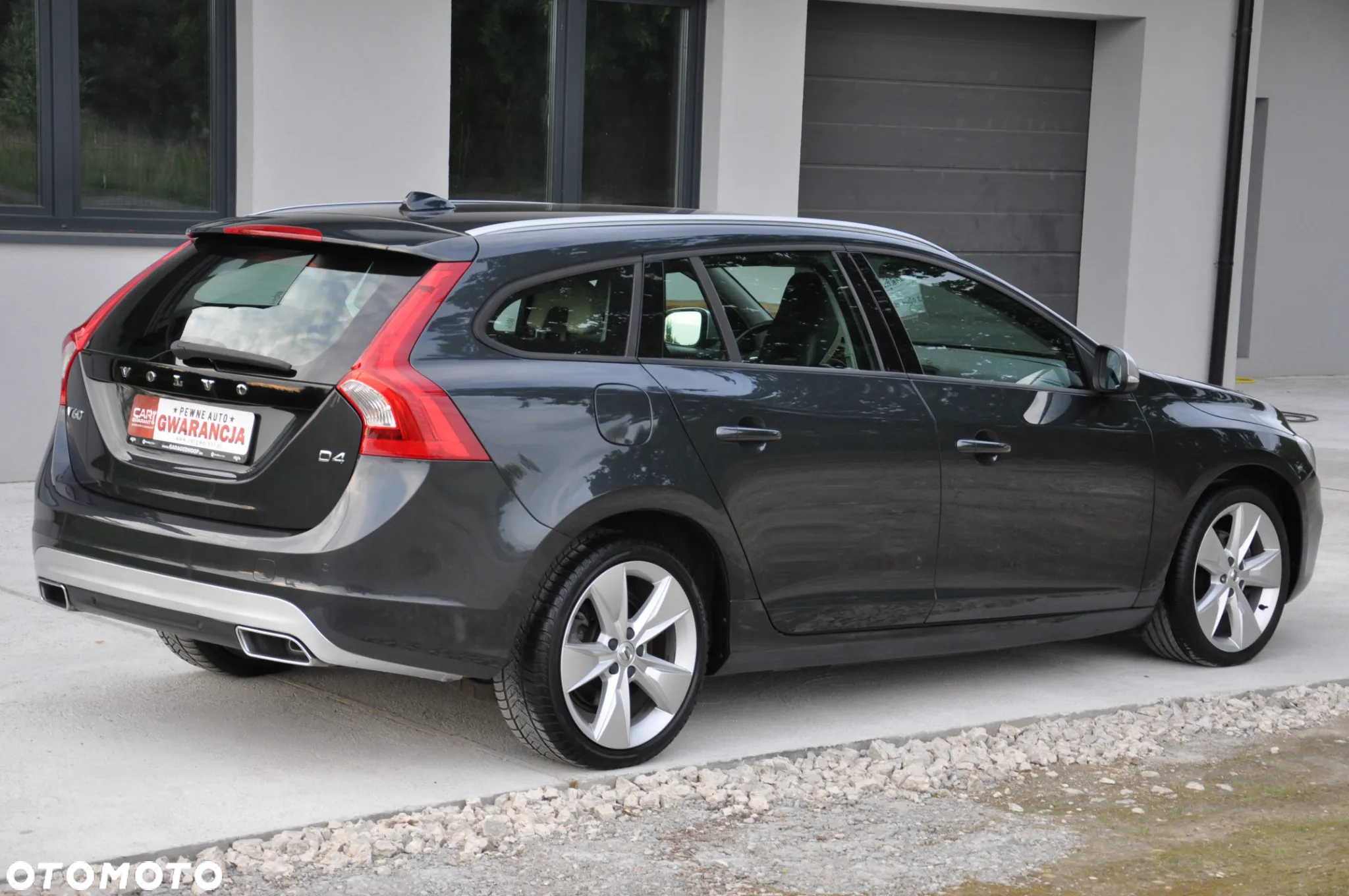 Volvo V60 D4 Drive-E R-Design Summum - 13