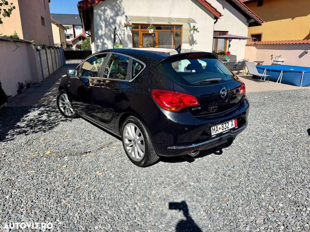 Opel Astra 2.0 CDTI DPF ecoFLEX SportsTourer Start/Stop ENERGY - 2