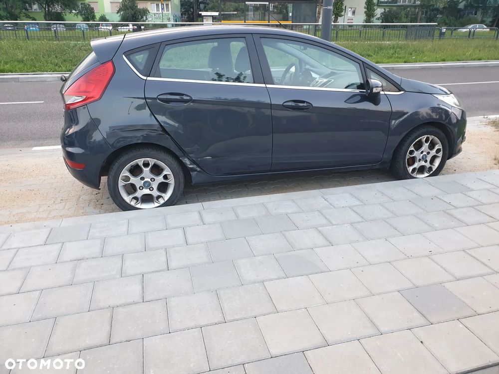 Ford Fiesta 1.4 TDCi Ambiente - 12