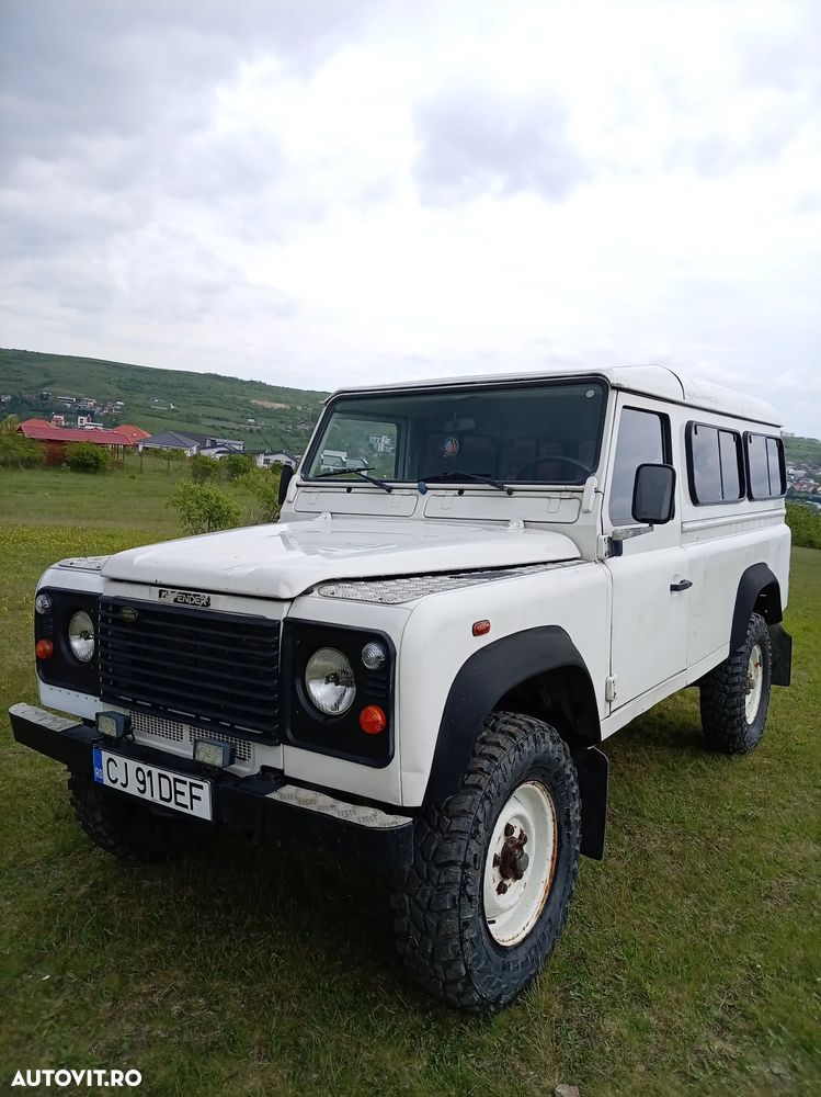 Land Rover Defender 110 County SW - 2