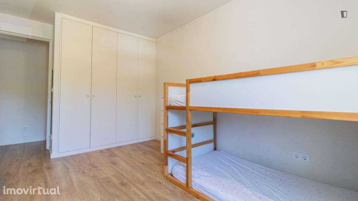 Apartamento com 3 quartos - localizado em Ramalde Porto - Grande imagem: 3/29