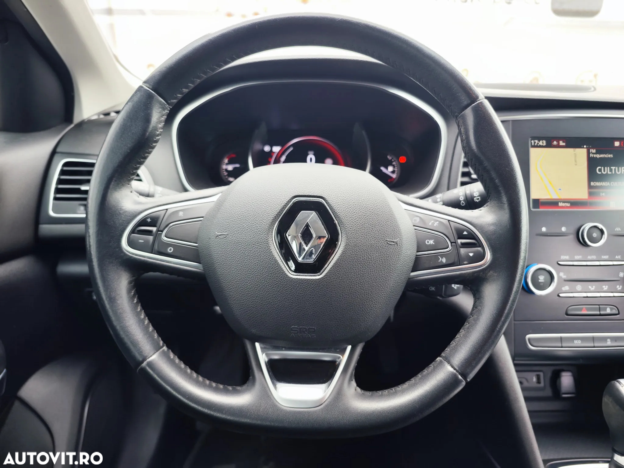 Renault Megane ENERGY TCe 140 EDC BUSINESS - 20