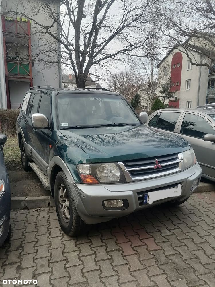 Mitsubishi Pajero - 2