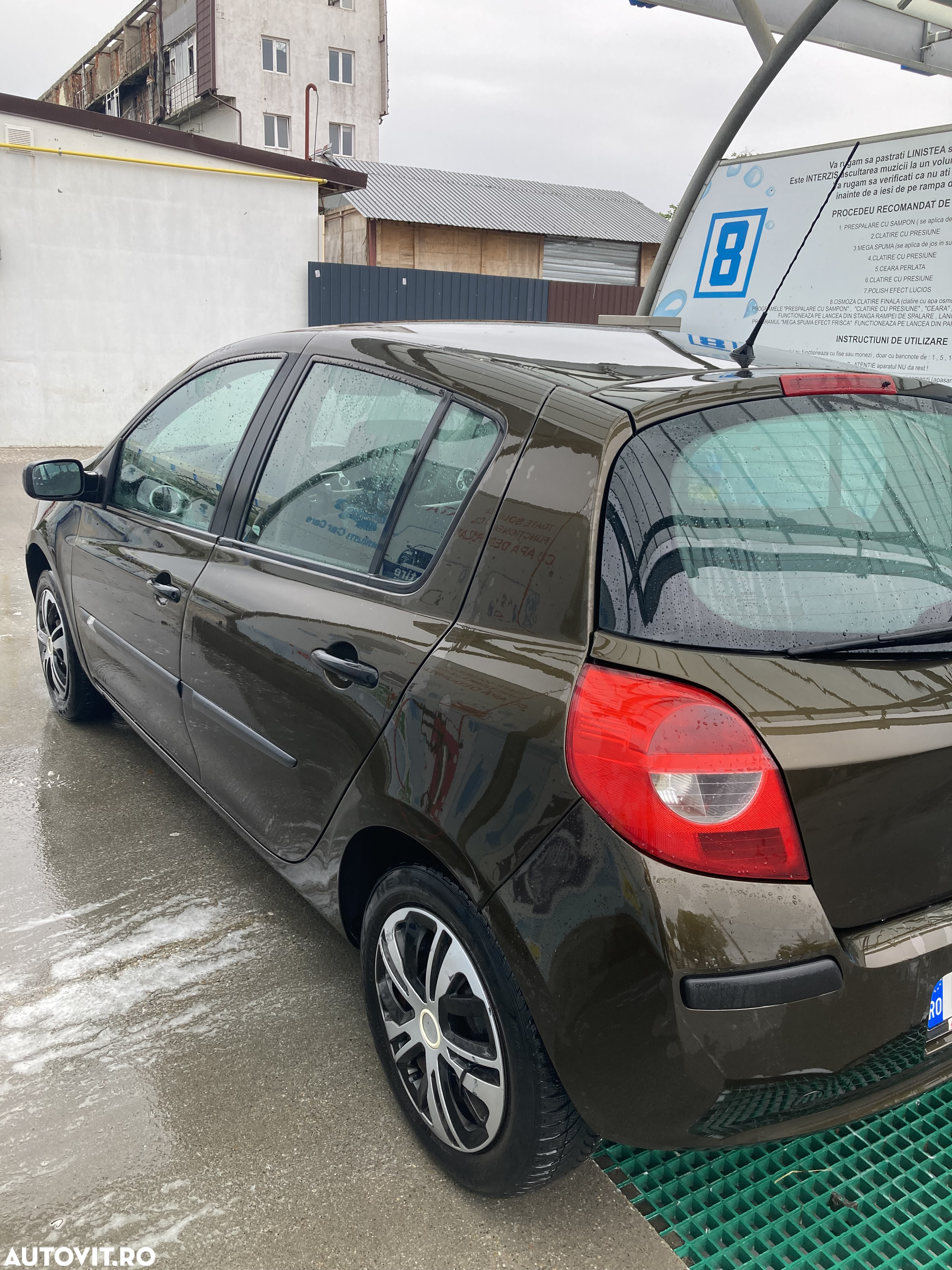 Renault Clio III 1.6 16V Dynamique - 3