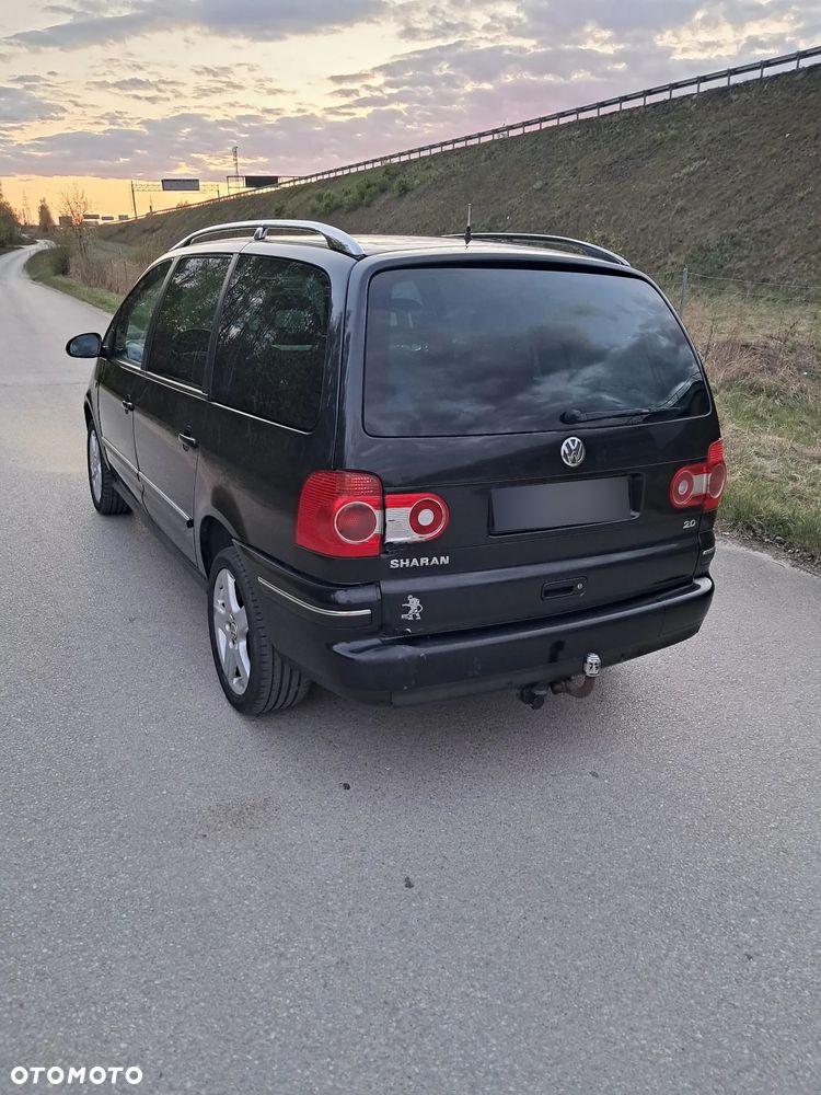 Volkswagen Sharan 2.0 Comfortline - 4