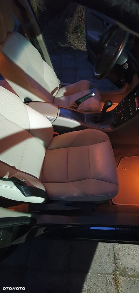 Volvo S60 2.4D5 Momentum - 21