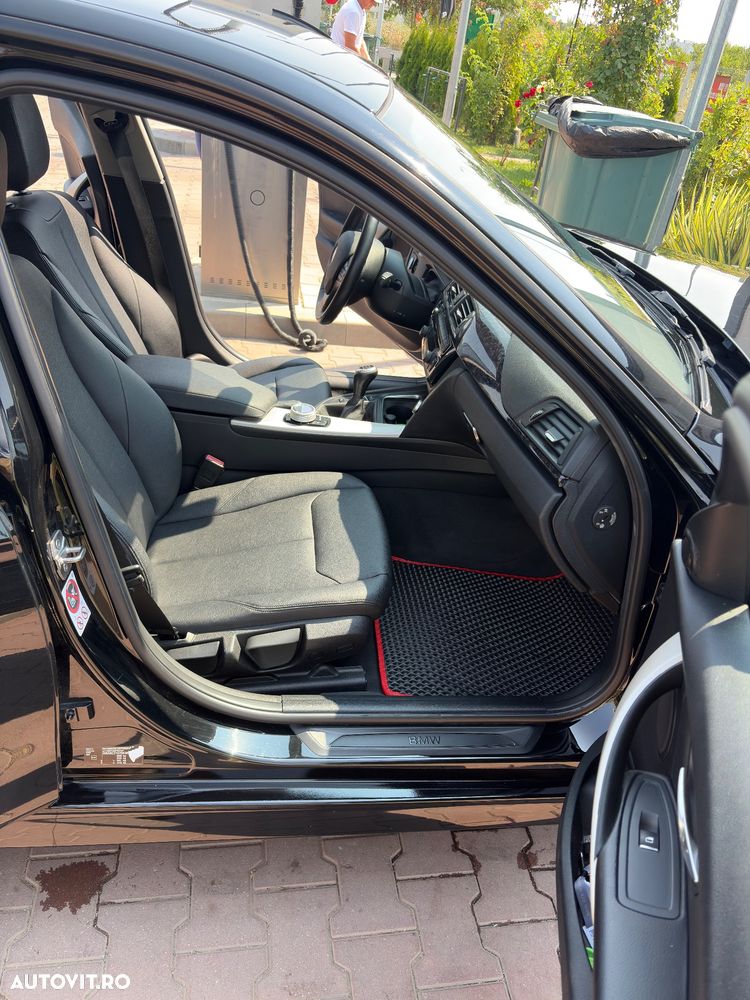 BMW Seria 3 318d M Sport - 12