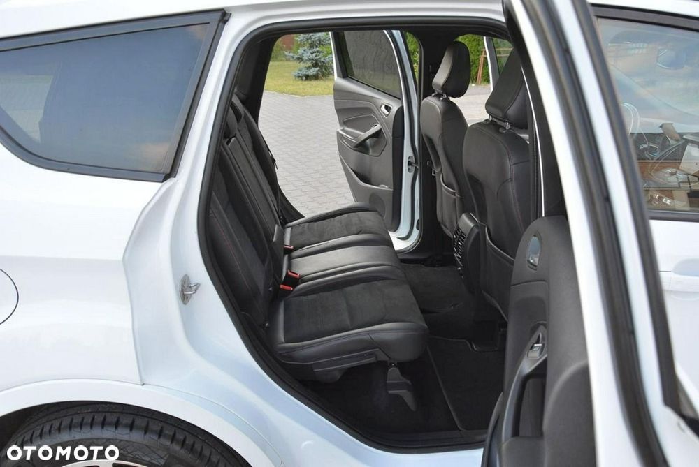 Ford Kuga 1.5 EcoBoost 2x4 ST-Line - 14