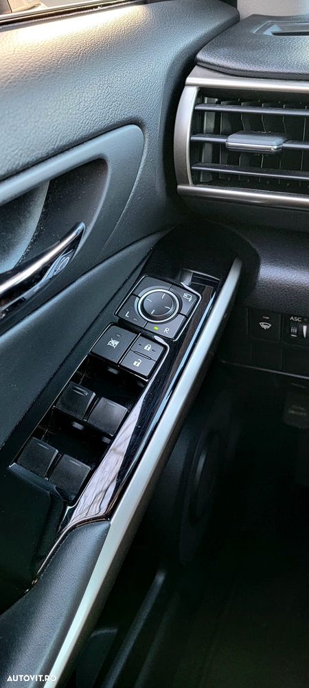 Lexus Seria IS 300h BusinessEdition - 30