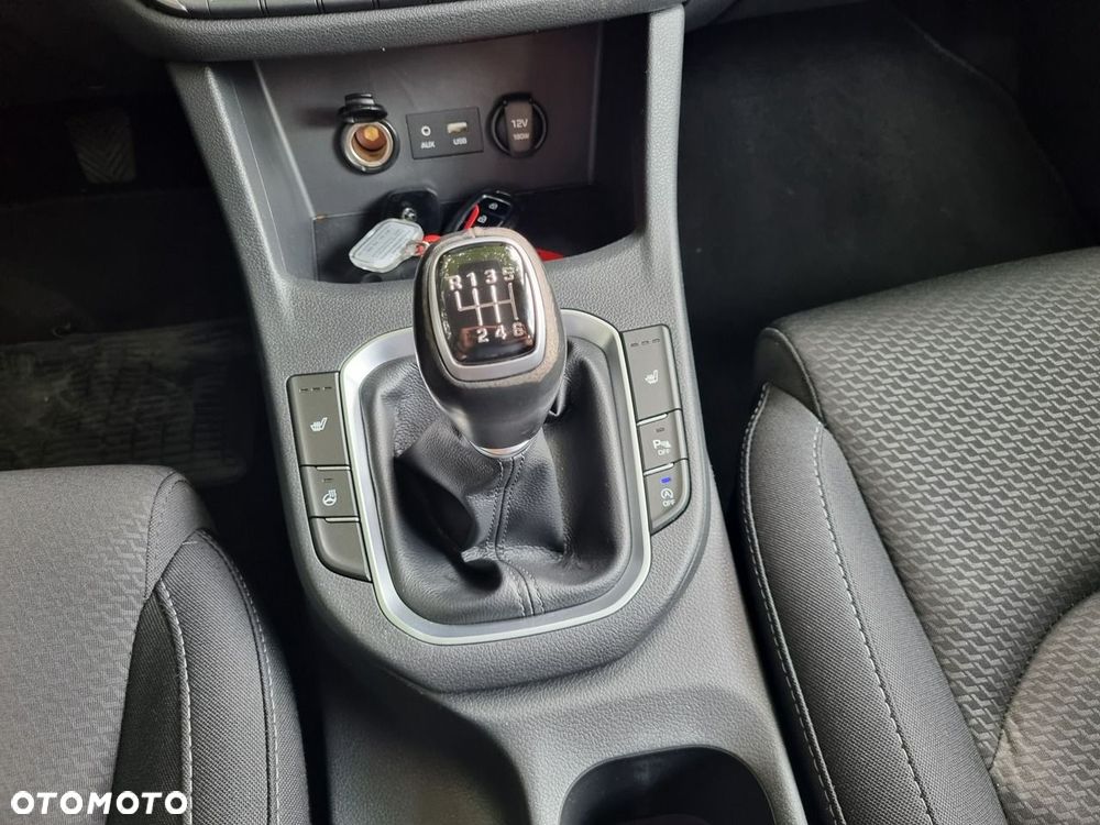 Hyundai i30 1.6 D Premium - 22
