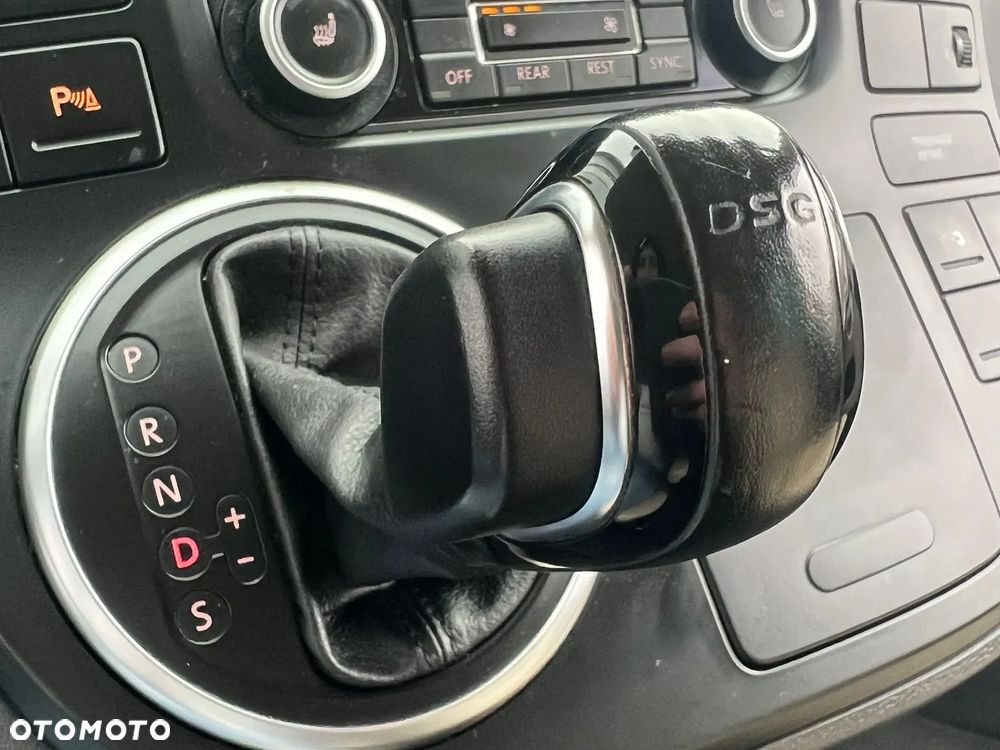 Volkswagen Multivan - 8