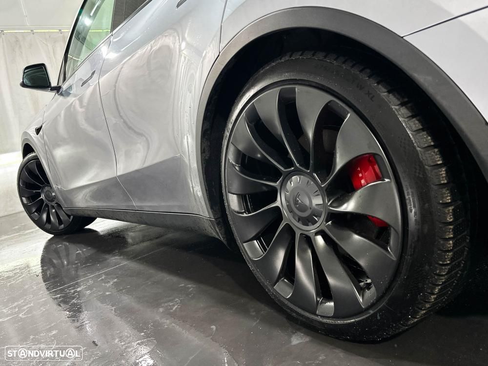 Tesla Model Y Performance Dual Motor AWD - 41