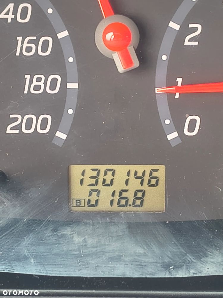 Nissan Micra - 8