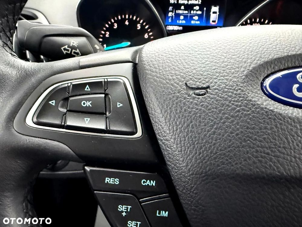Ford Kuga 1.5 EcoBoost 2x4 Titanium - 16
