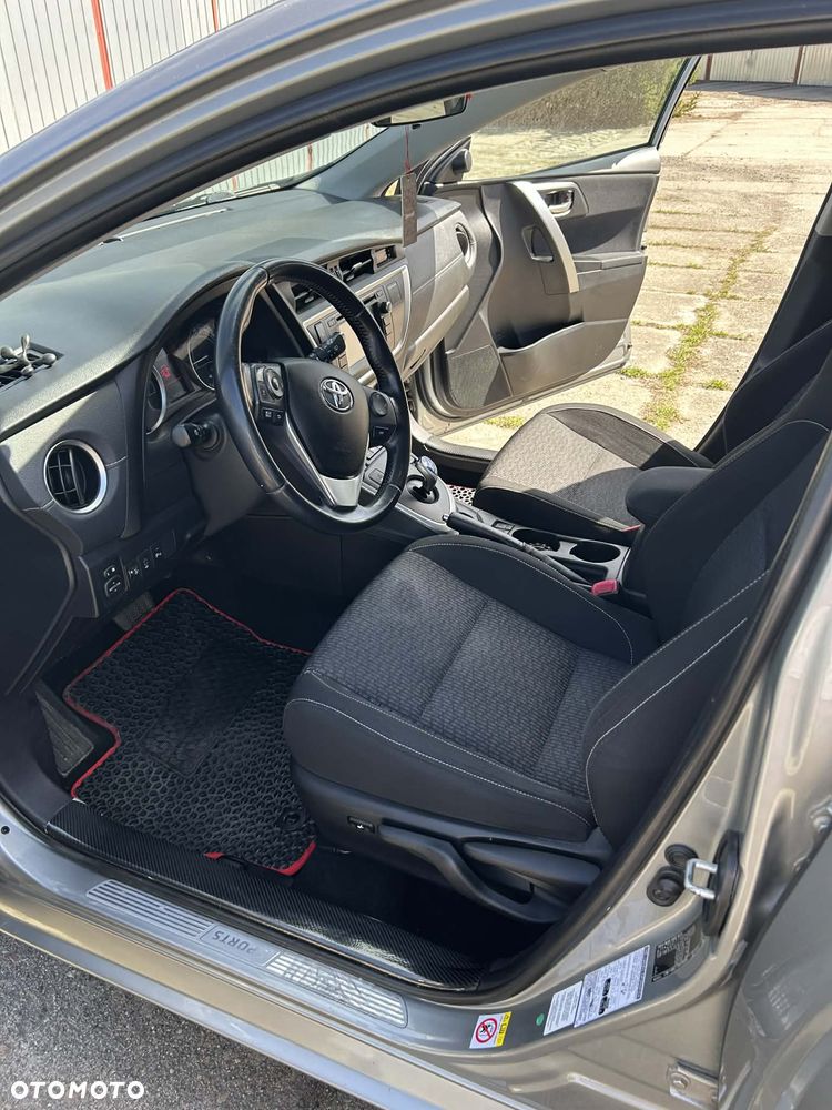 Toyota Auris - 5