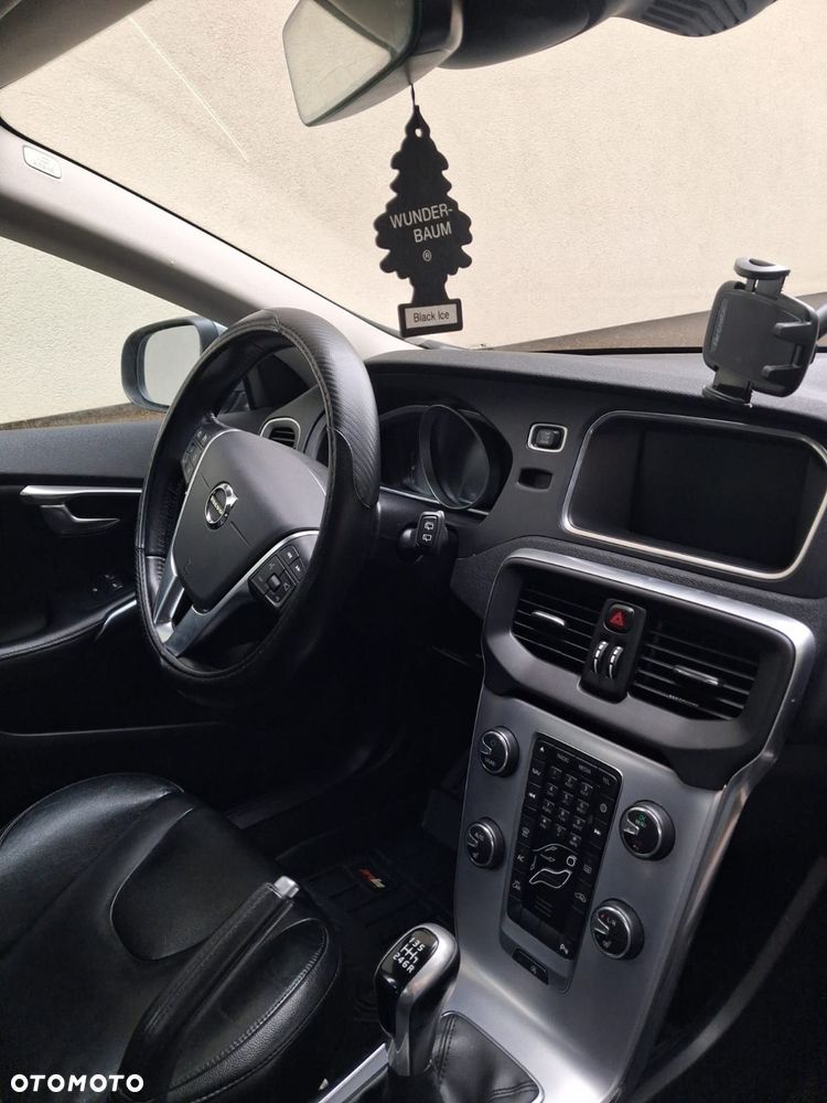 Volvo V40 D2 Inscription - 14