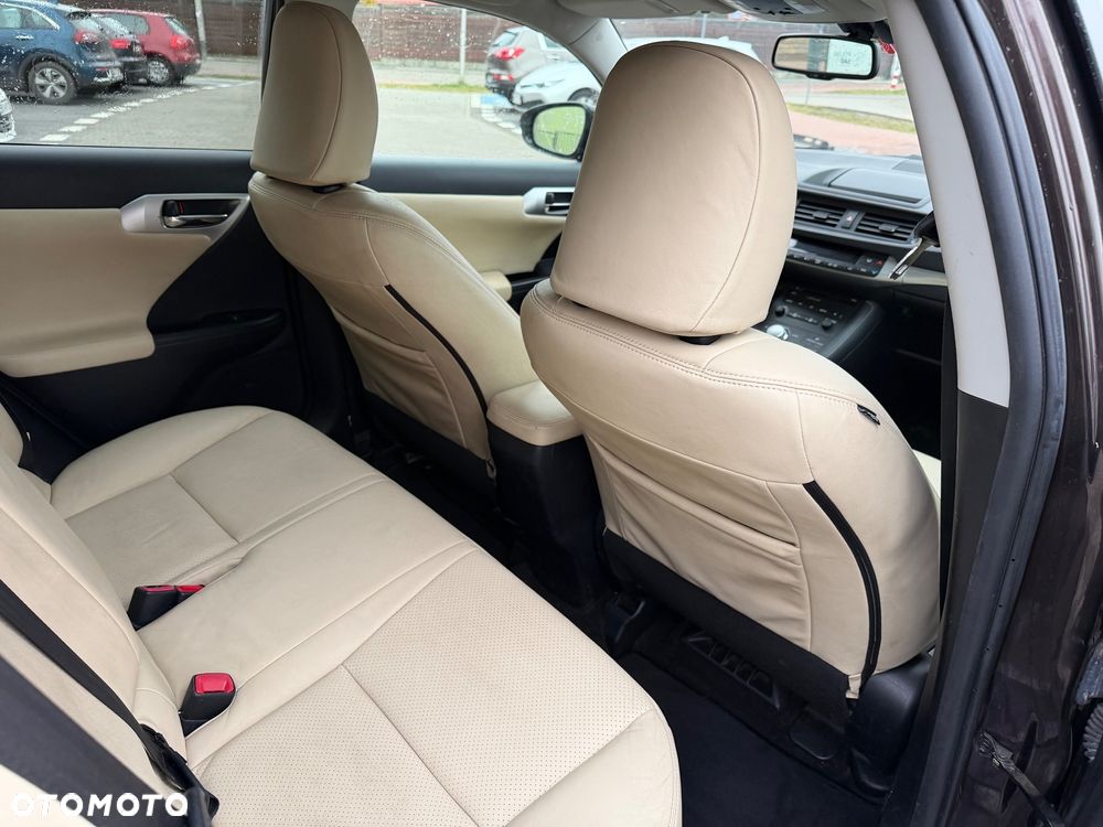 Lexus CT 200h Prestige - 20