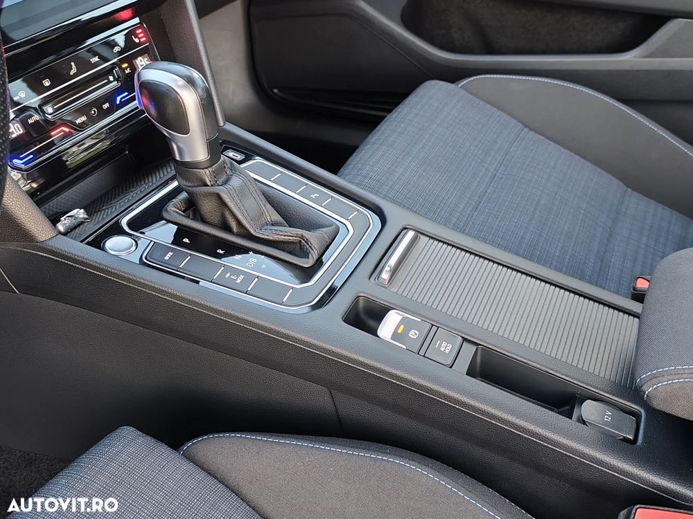 Volkswagen Passat - 17