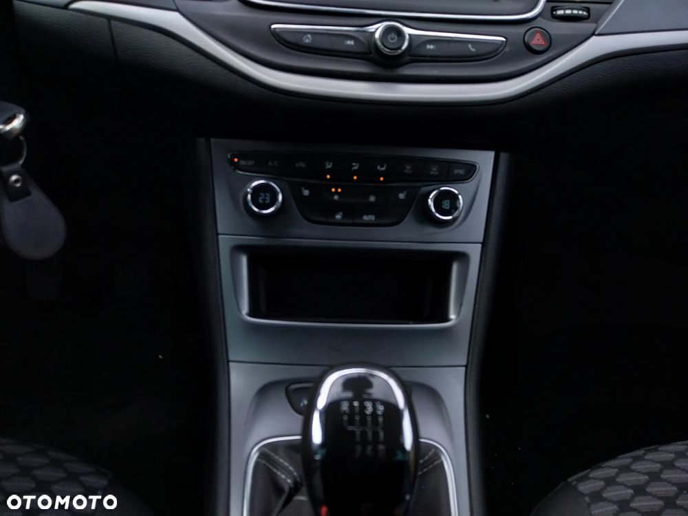 Opel Astra 1.6 CDTI Cosmo - 6