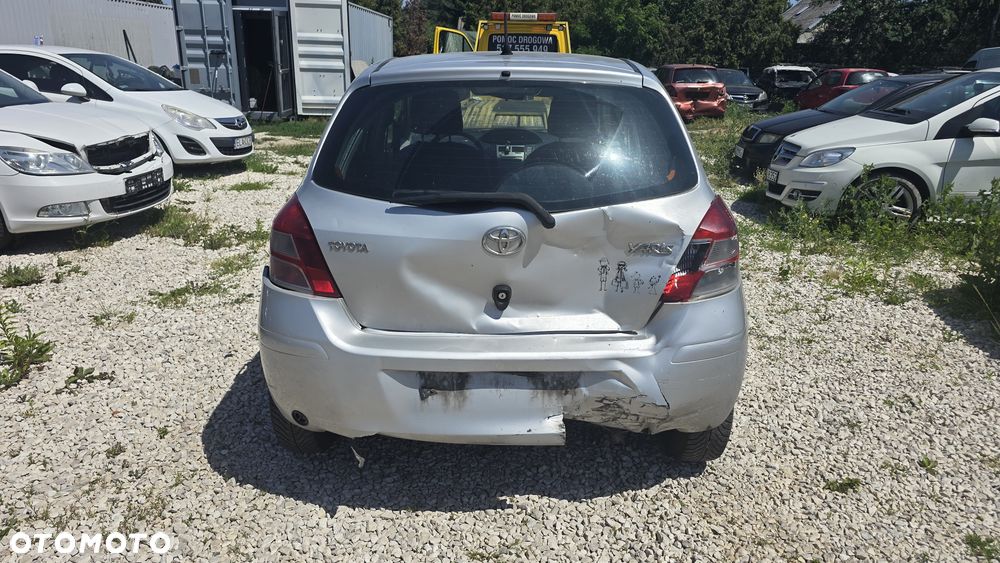 Toyota Yaris 1.0 Luna - 11