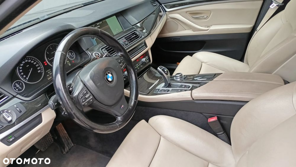 BMW Seria 5 525d xDrive Luxury Line - 15