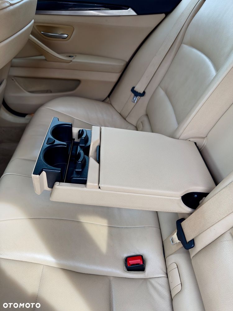 BMW Seria 5 525d - 14