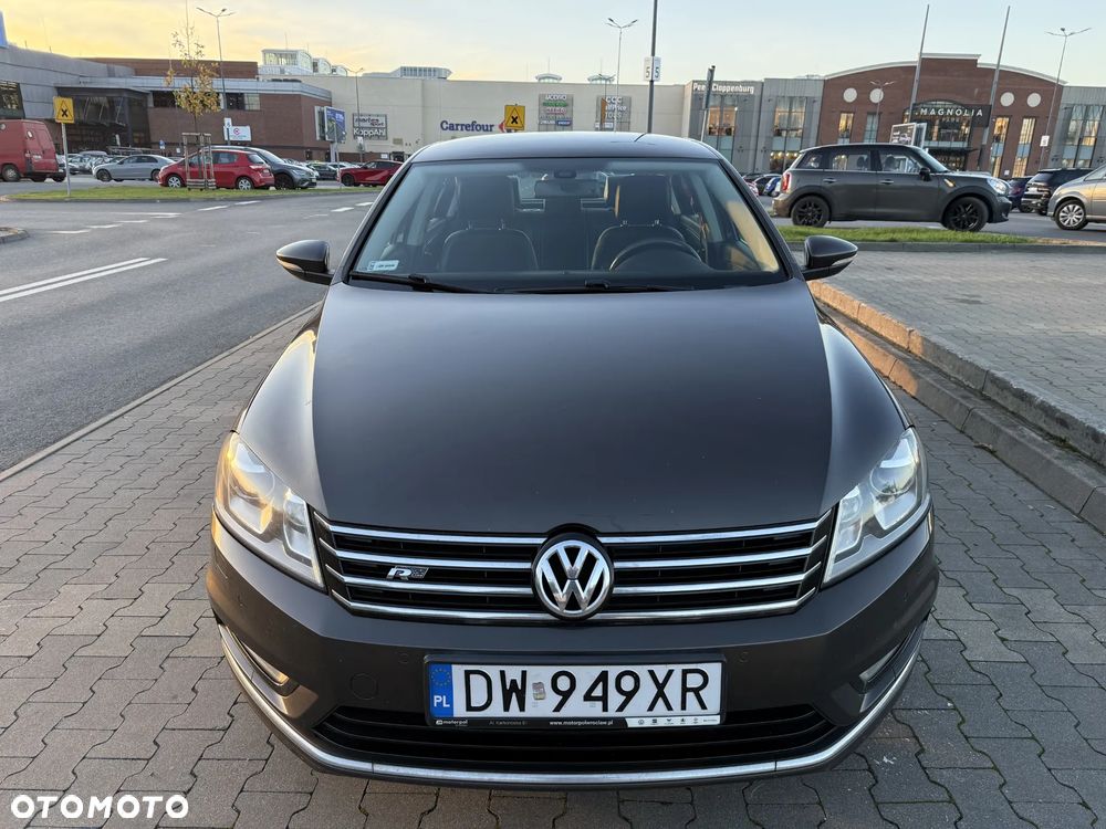 Volkswagen Passat 2.0 TDI Highline R-Style DSG - 13