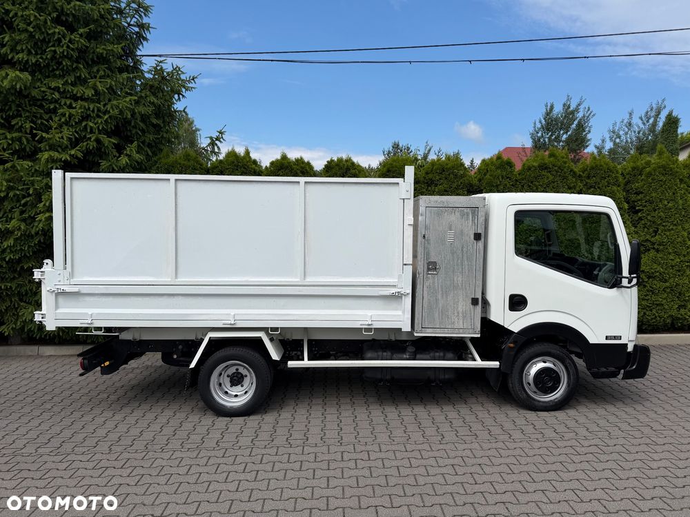Nissan Cabstar - 3