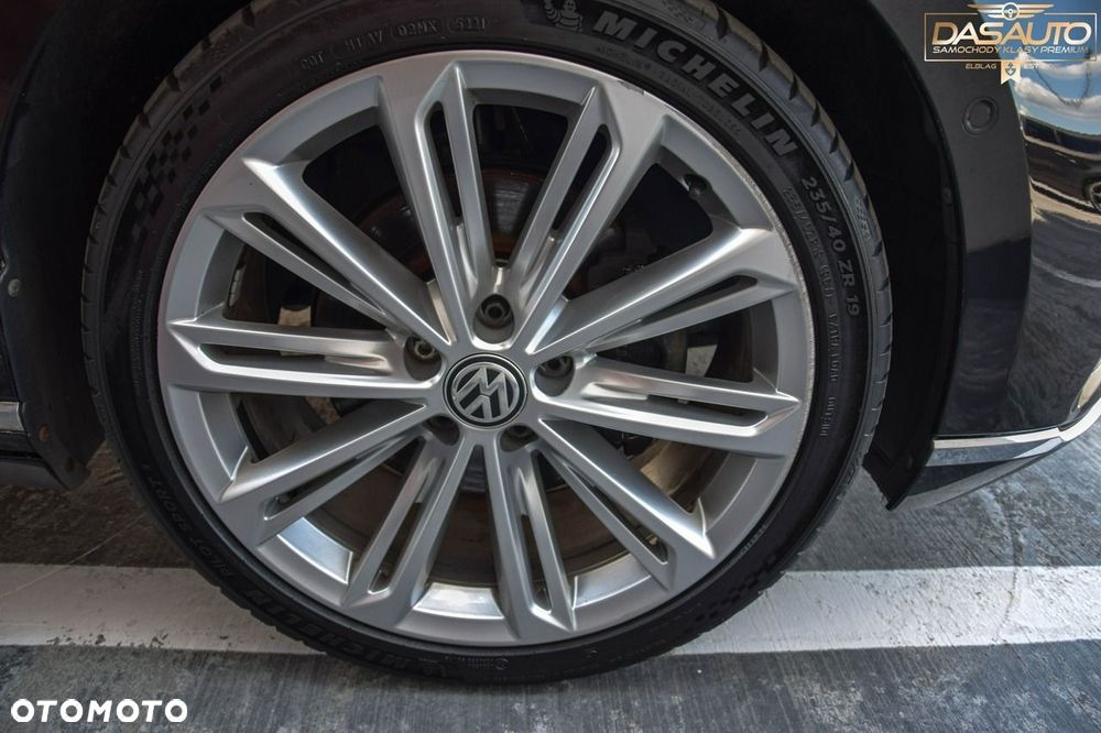 Volkswagen Passat - 38