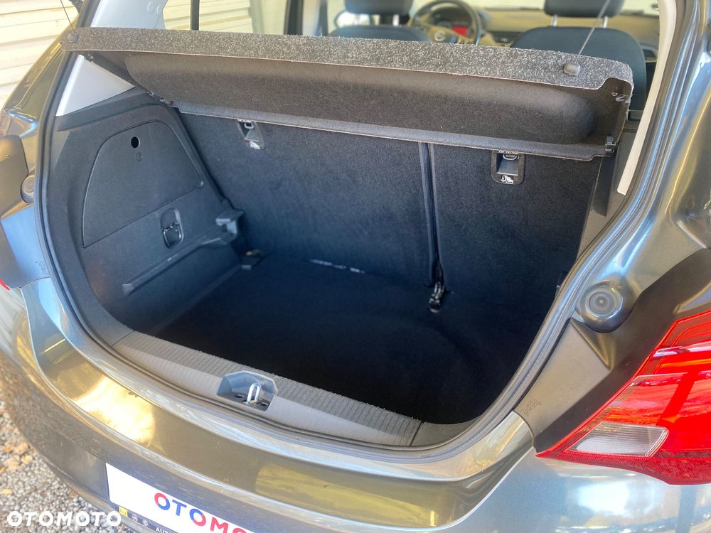 Opel Corsa 1.2 Cosmo - 30