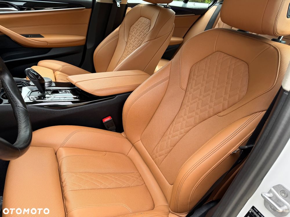 BMW Seria 5 520d M Sport Edition - 38
