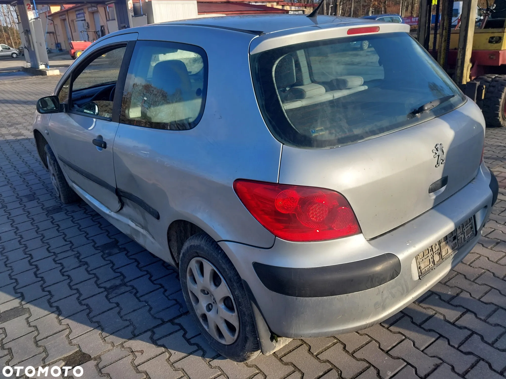 Peugeot 307 FL Lift 3D Hatchback silnik 1.6 HDI 90KM skrzynia biegów 20DM75 drzwi zderzak klapa błotnik EZRC belka przewód szyba wyświetlacz podsufitka wtryski pompa maglownica felgi alternator Cały na części wszystkie części - 14
