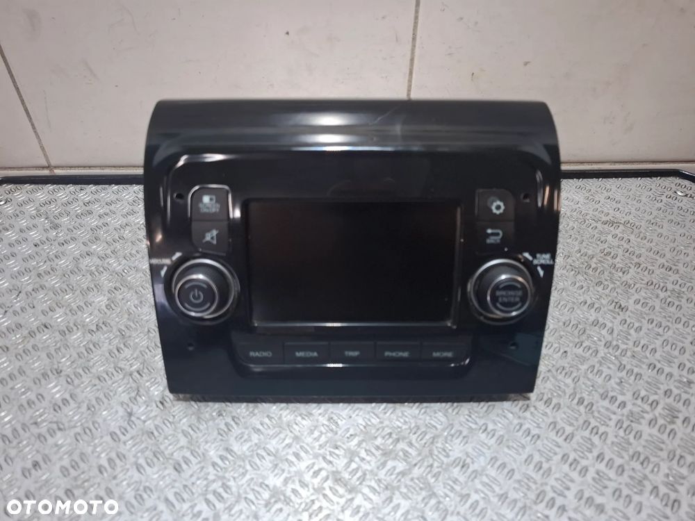 Radio Fiat Ducato III 2019 rok nr 07356930100 brak kodu - 1