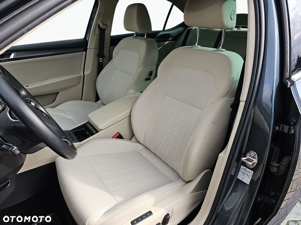 Skoda Superb 2.0 TDI SCR Style DSG - 11