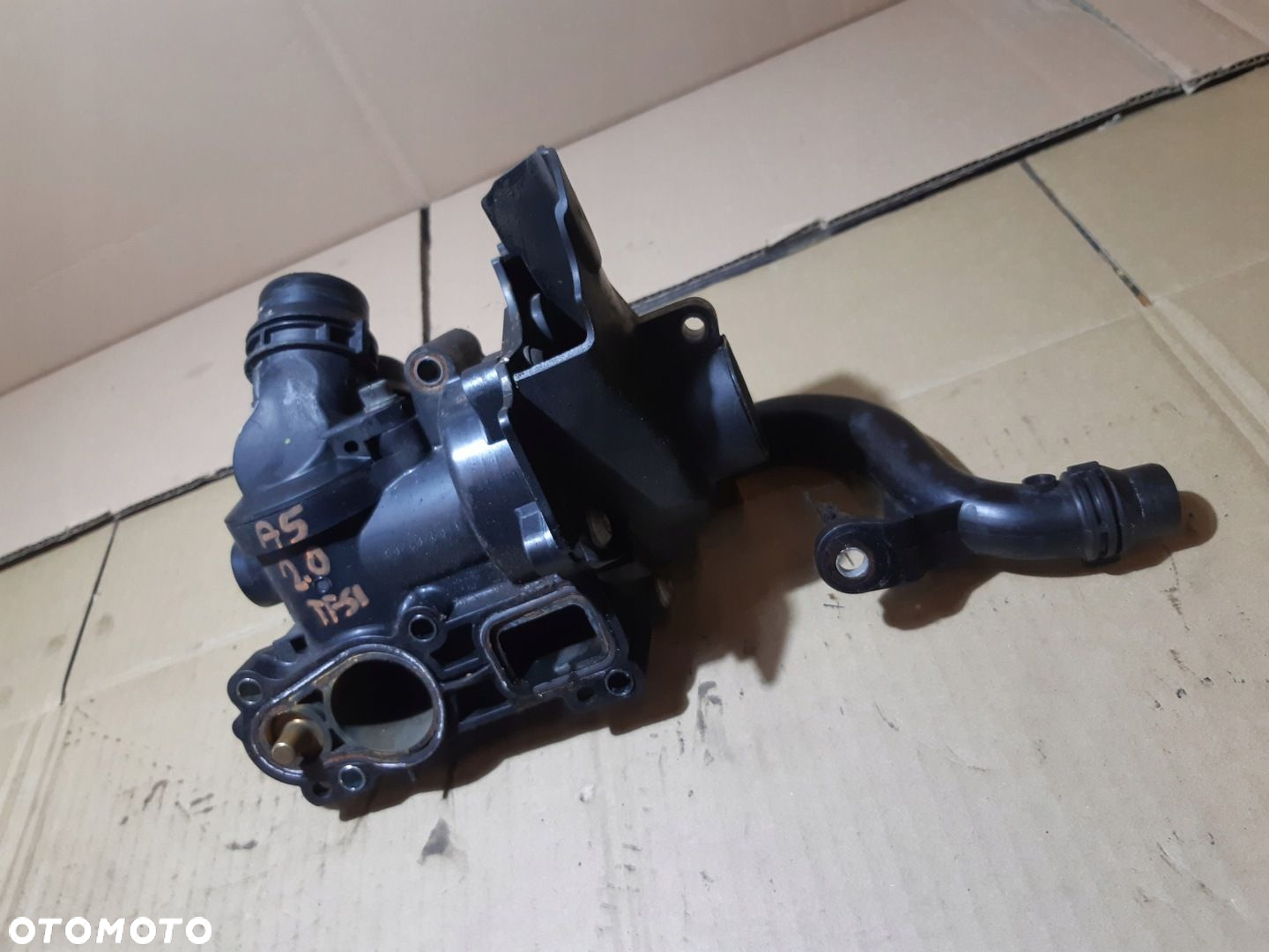 AUDI A5 8T 2.0 TFSI POMPA WODY 06J121026L - 2
