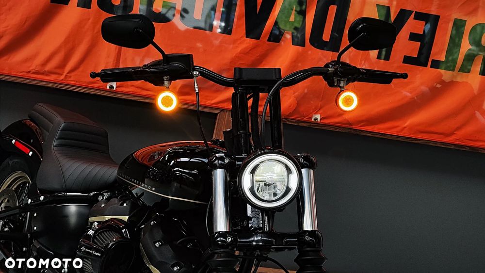 Harley-Davidson Softail Street Bob - 17