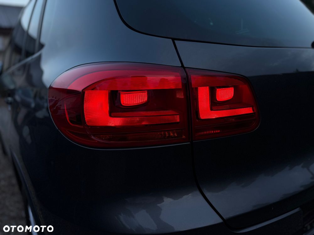 Volkswagen Tiguan 2.0 TDI DPF BlueMotion Technology Lounge Sport & Style - 35