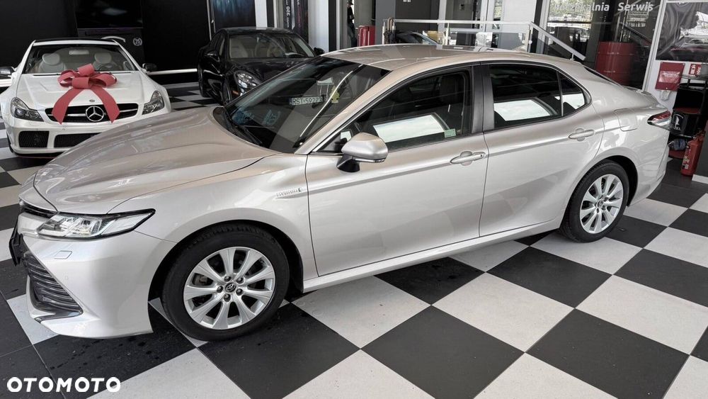 Toyota Camry - 3