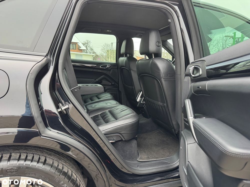 Porsche Cayenne Platinum Edition - 37
