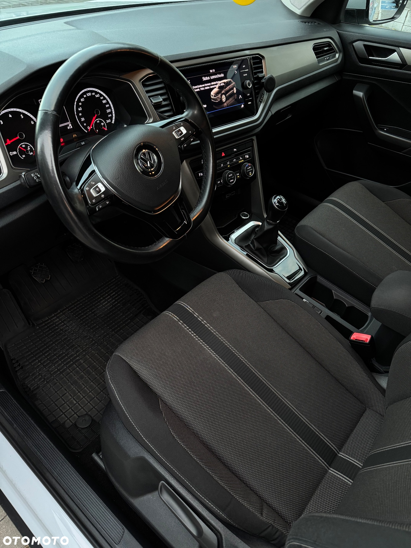 Volkswagen T-Roc 1.0 TSI Advance - 24