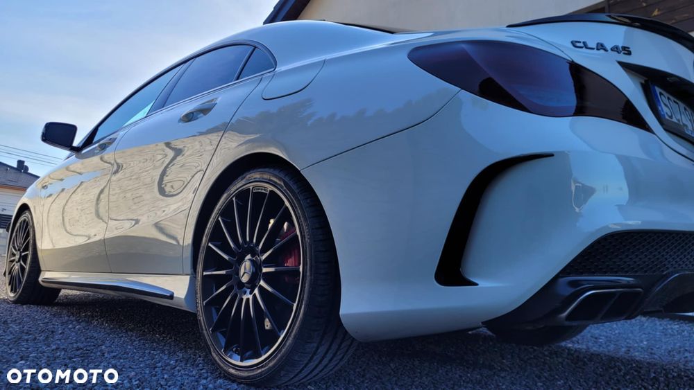 Mercedes-Benz CLA 45 AMG 4Matic 7G-DCT - 3