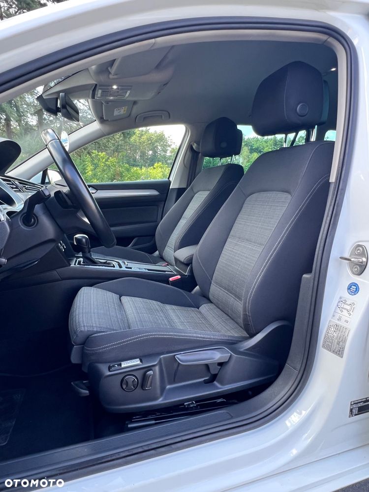 Volkswagen Passat - 19