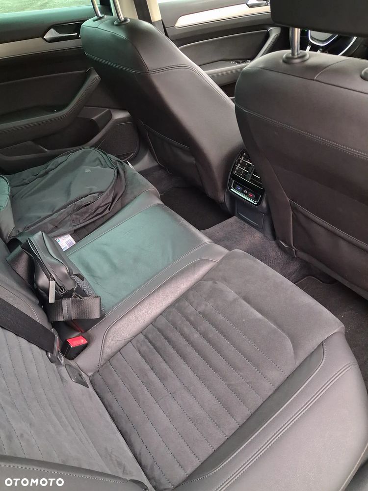 Volkswagen Passat 1.6 TDI SCR DSG Business - 11