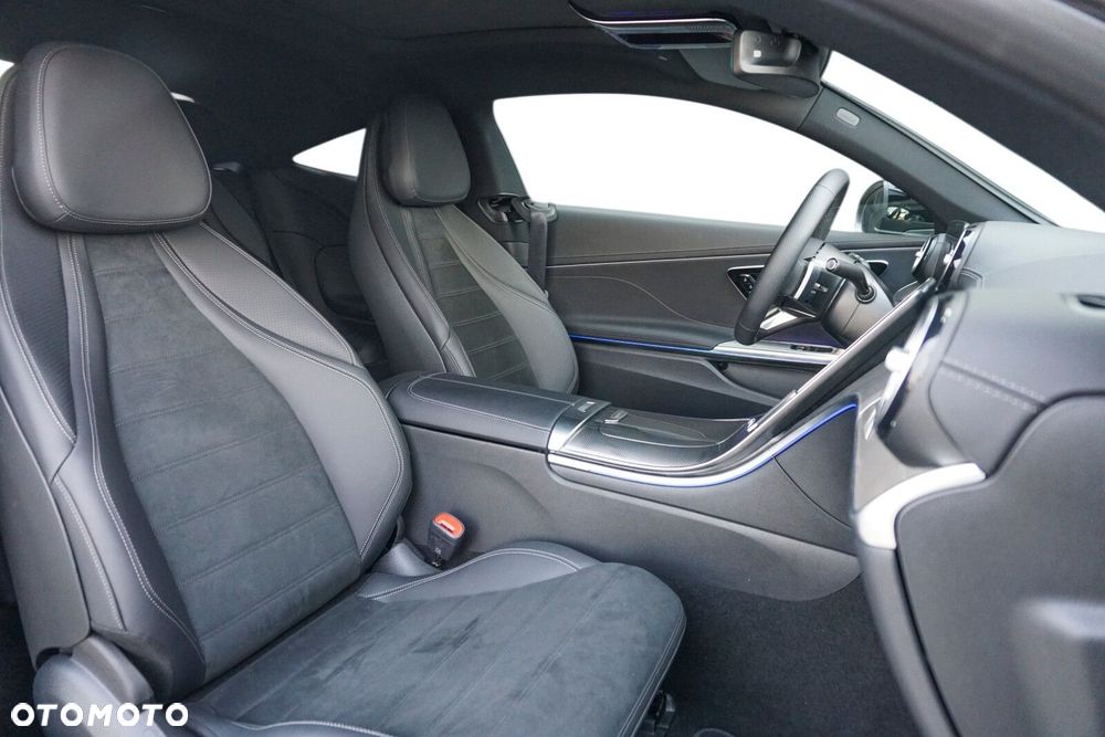 Mercedes-Benz CLE 300 mHEV 4-Matic AMG Line - 12