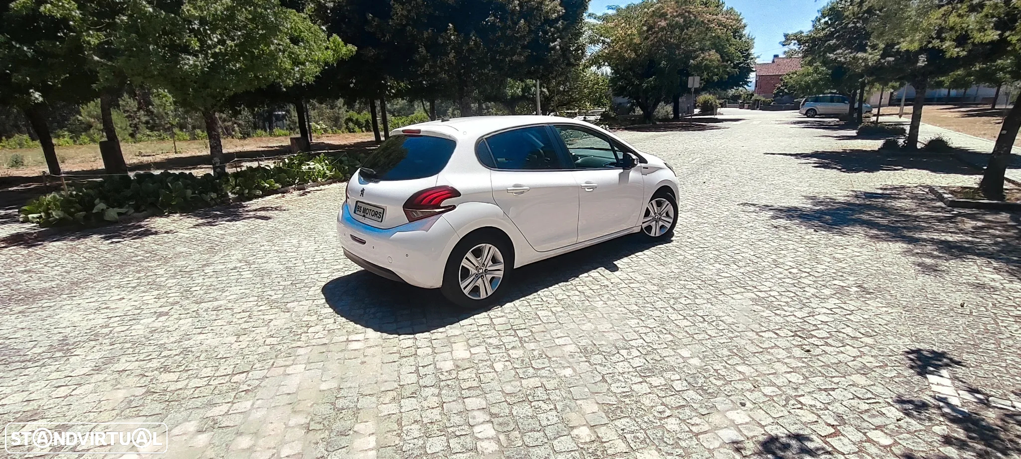 Peugeot 208 1.2 PureTech Signature - 14