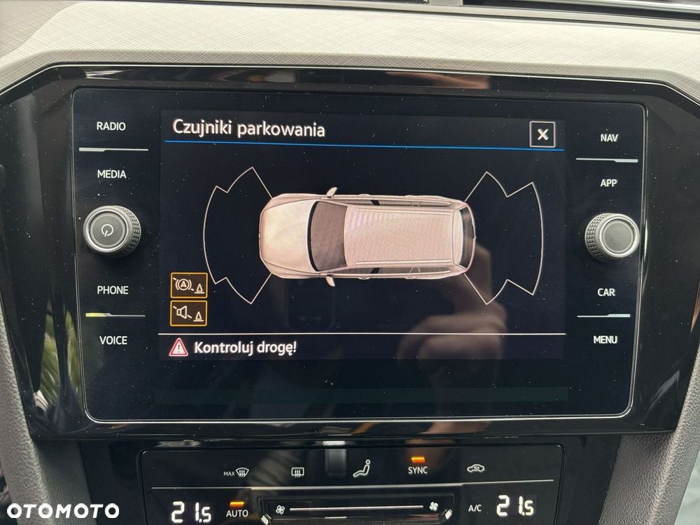 Volkswagen Passat - 21